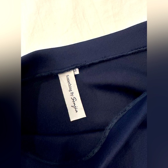 Revolve high low navy blue skirt - Picture 6 of 7